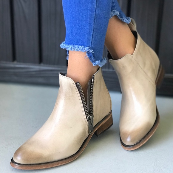 Leather Distressed Classic Chelsea Burnished Boots - Picture 2 of 8